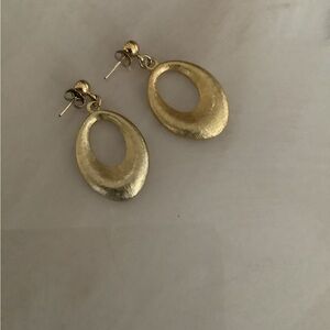 Dangle gold toned earrings studded in great shape